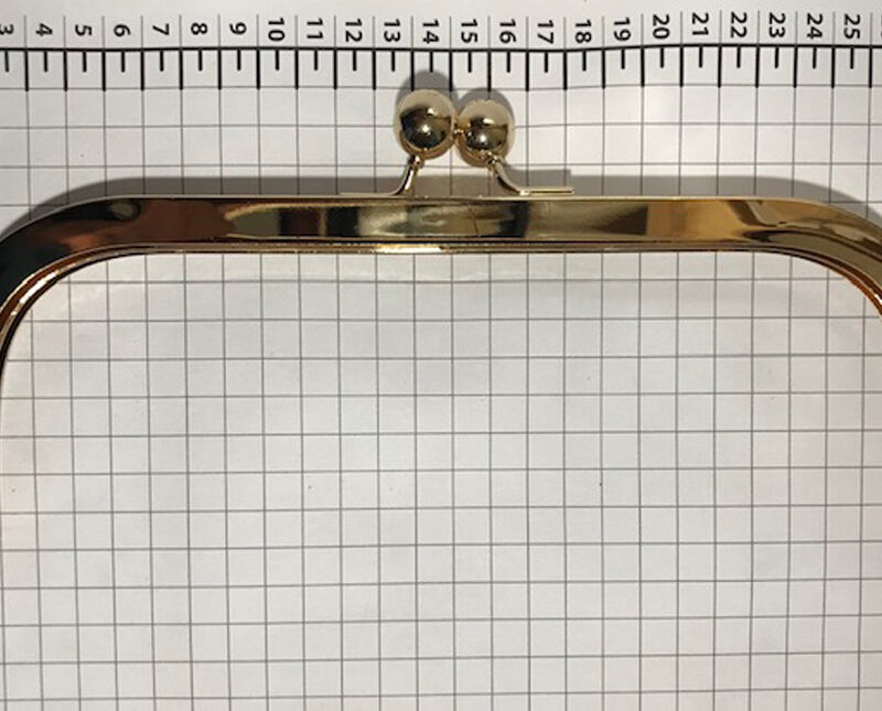 10692